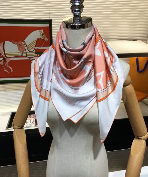 AS022 - Silk Square 90cm/35.5inch