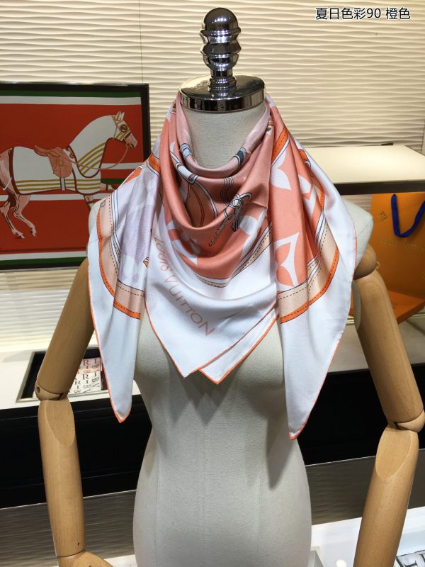AS022 - Silk Square 90cm/35.5inch