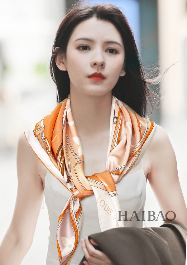 AS022 - Silk Square 90cm/35.5inch