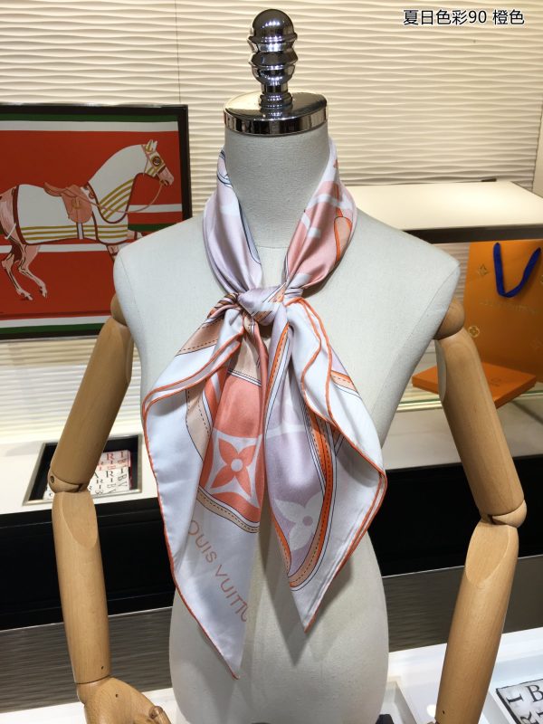 AS022 - Silk Square 90cm/35.5inch