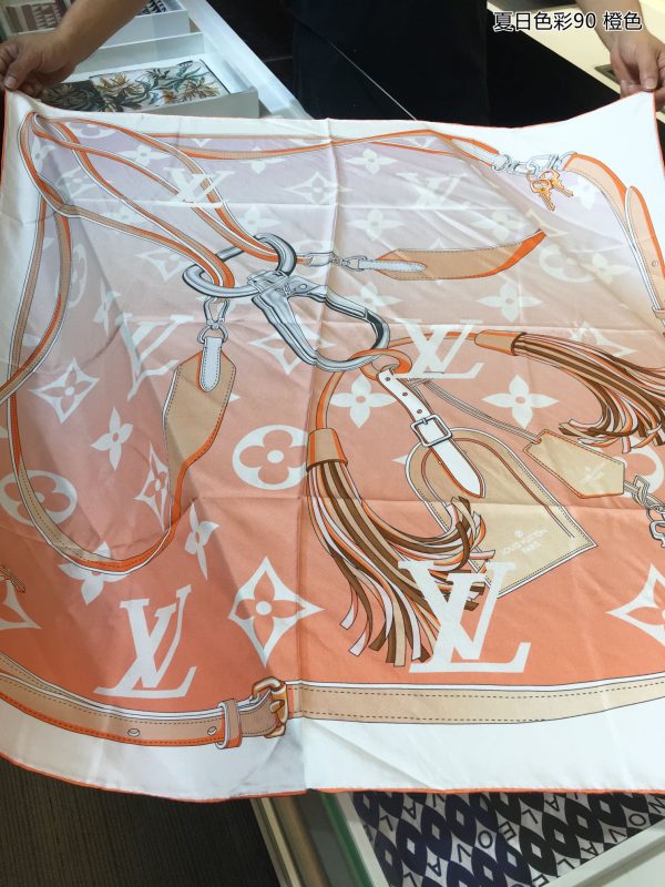 AS022 - Silk Square 90cm/35.5inch