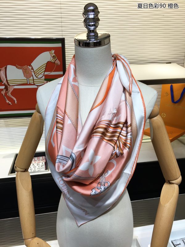 AS022 - Silk Square 90cm/35.5inch