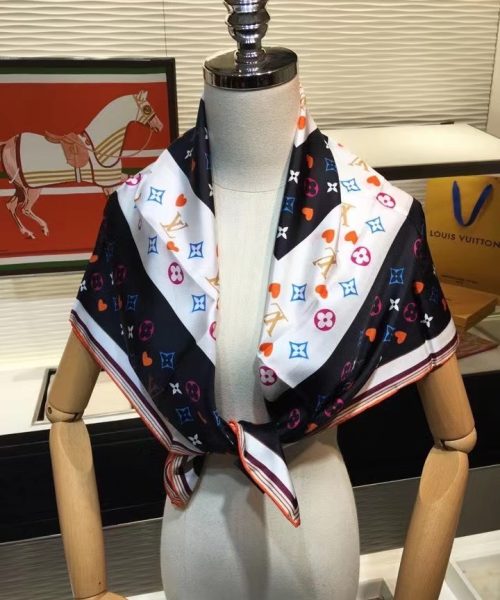 AS017 - Silk Square 90cm/35.5inch
