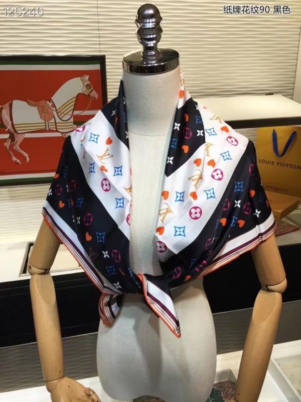 AS017 - Silk Square 90cm/35.5inch