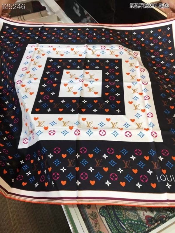 AS017 - Silk Square 90cm/35.5inch