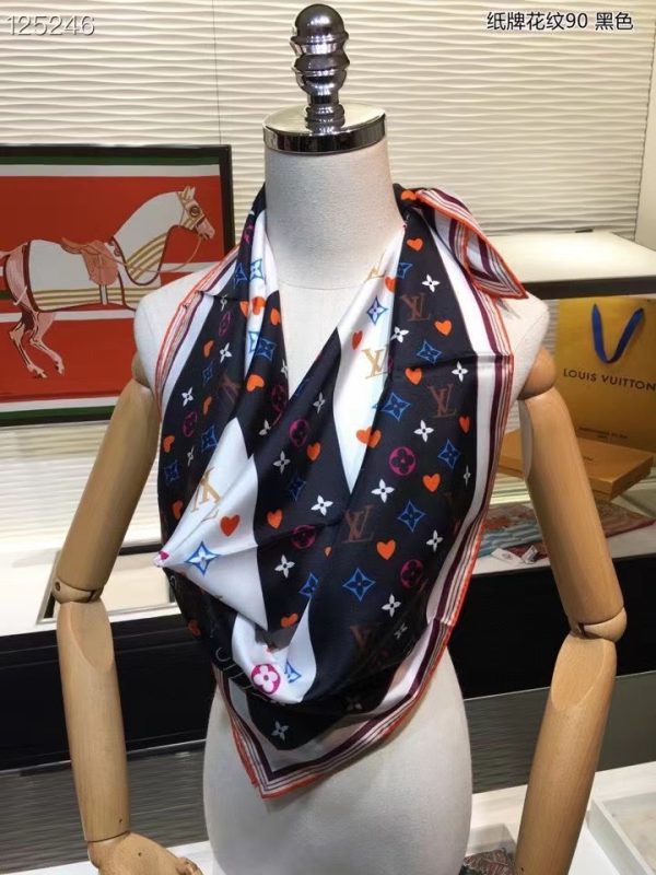 AS017 - Silk Square 90cm/35.5inch