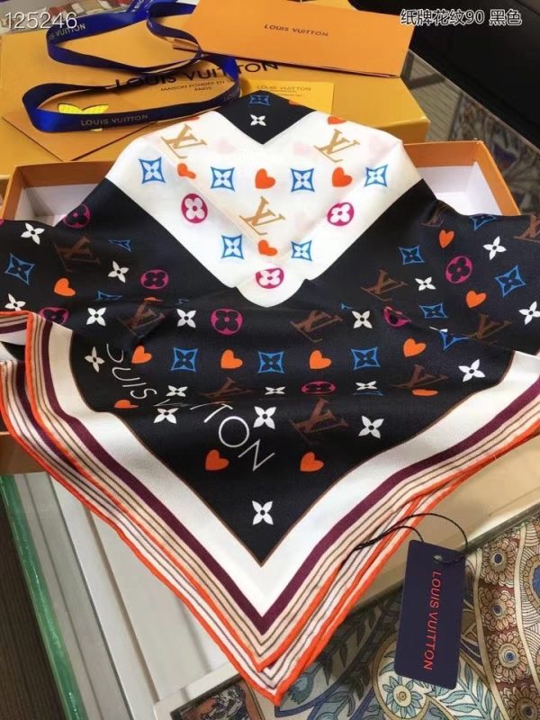 AS017 - Silk Square 90cm/35.5inch