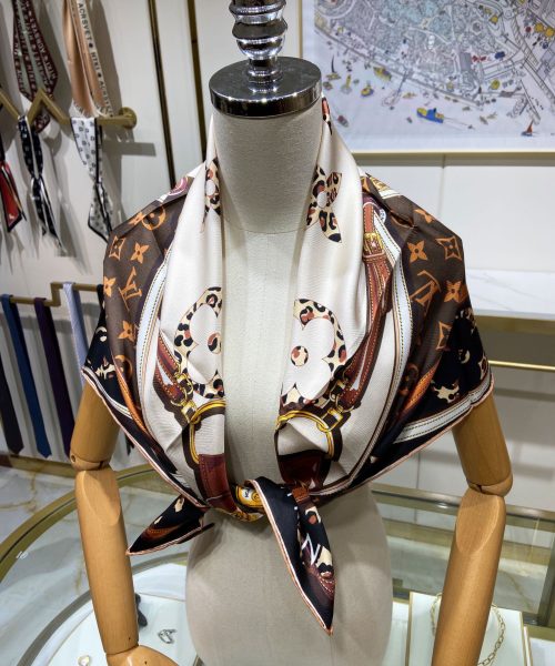 AS021 - Silk Square 90cm/35.5inch