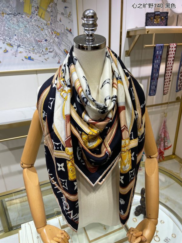 AS011 - Silk Square 90cm/35.5inch