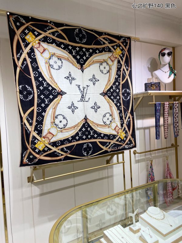 AS011 - Silk Square 90cm/35.5inch