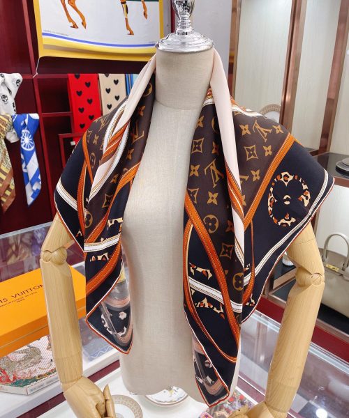 AS010 - Silk Square 90cm/35.5inch