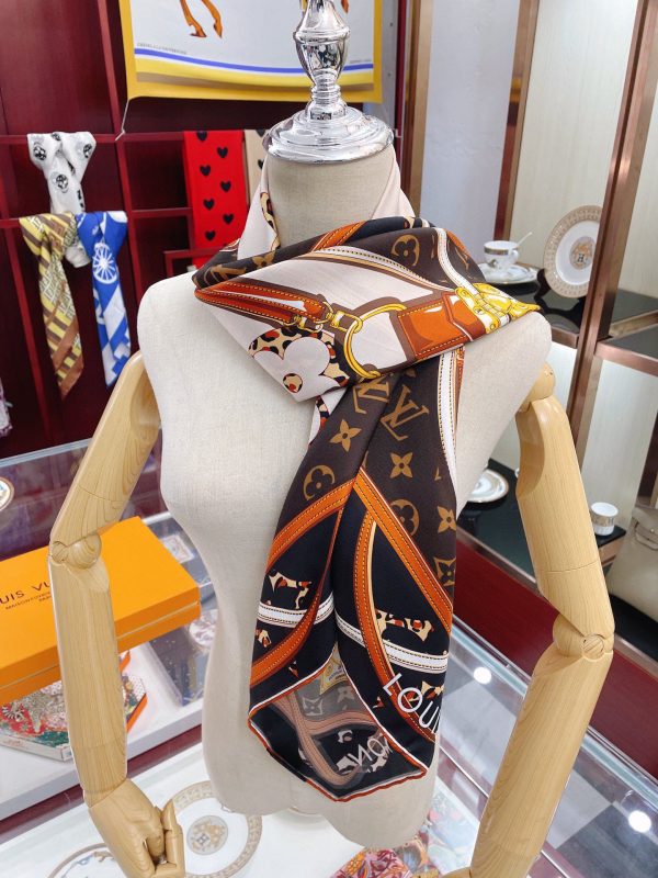 AS010 - Silk Square 90cm/35.5inch