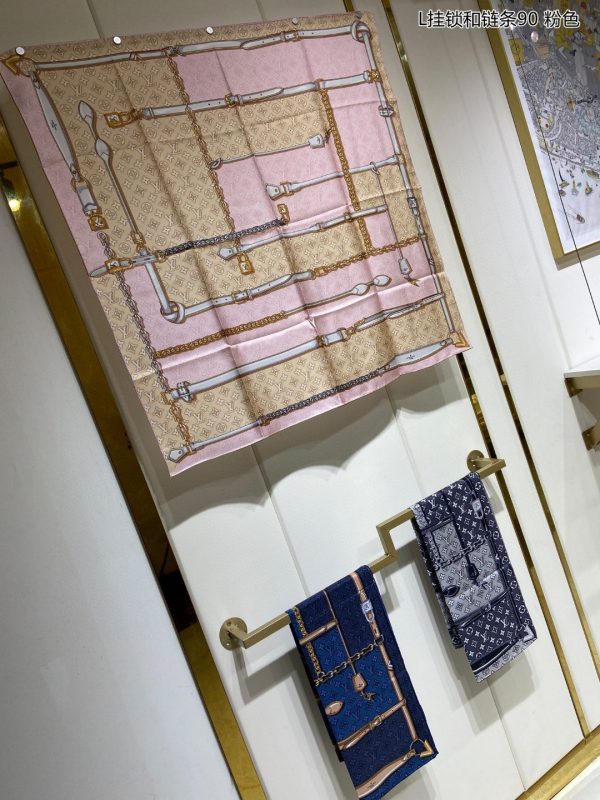 AS012 - Silk Square 90cm/35.5inch