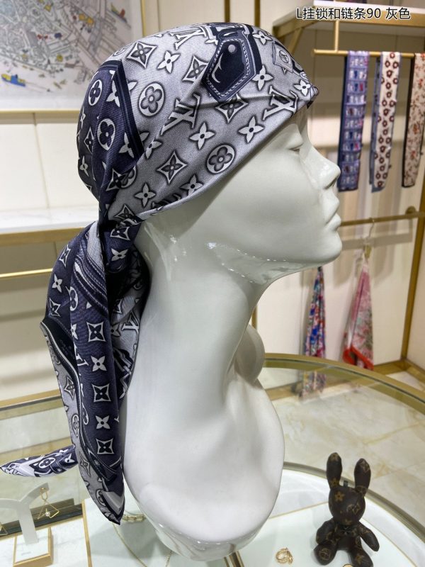 AS013 - Silk Square 90cm/35.5inch