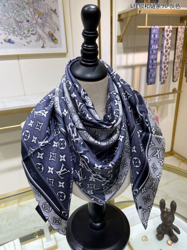 AS013 - Silk Square 90cm/35.5inch