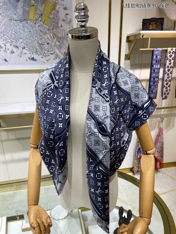 AS013 - Silk Square 90cm/35.5inch
