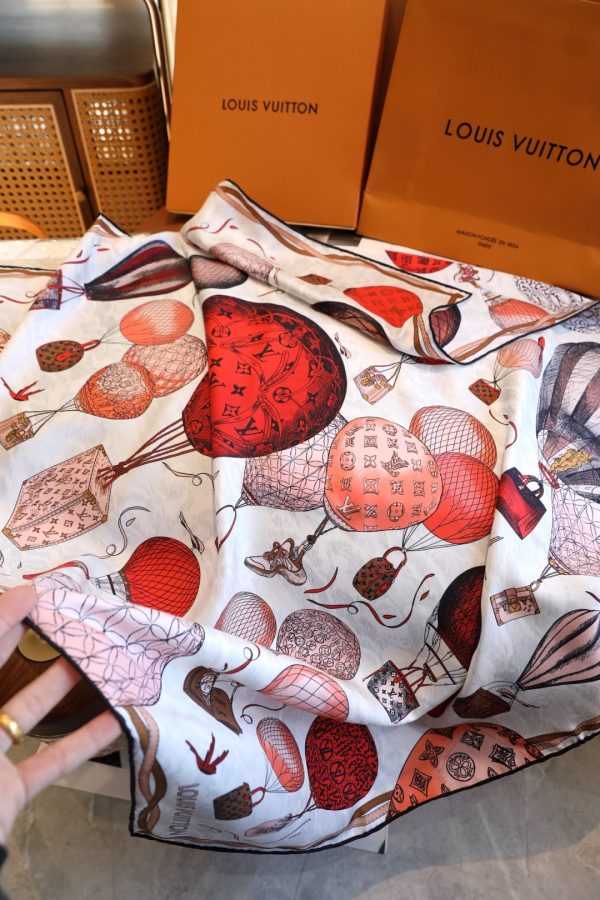 AS008 - Silk Square 90cm/35.5inch