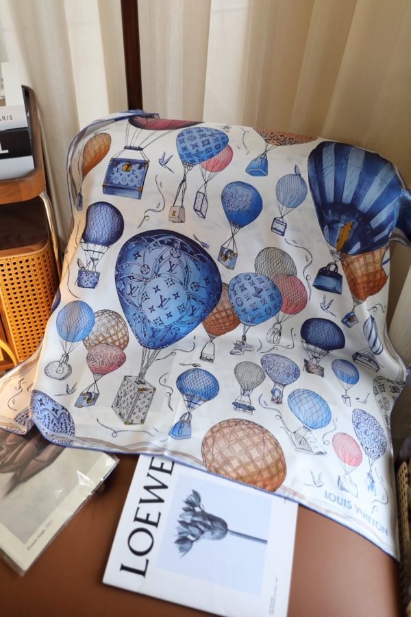 AS007 - Silk Square 90cm/35.5inch