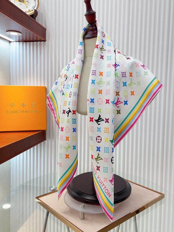 AS016 - Silk Square 90cm/35.5inch