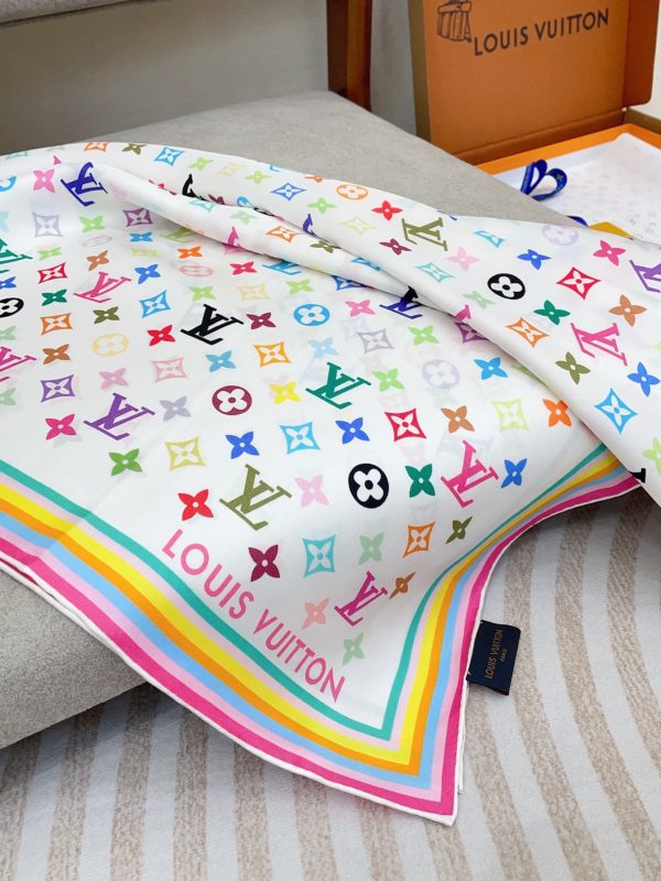 AS016 - Silk Square 90cm/35.5inch