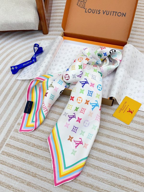 AS016 - Silk Square 90cm/35.5inch