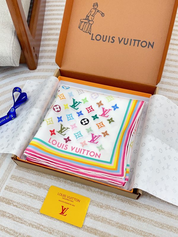 AS016 - Silk Square 90cm/35.5inch