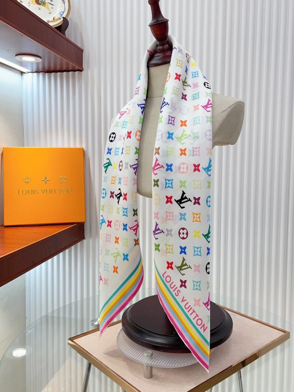 AS016 - Silk Square 90cm/35.5inch