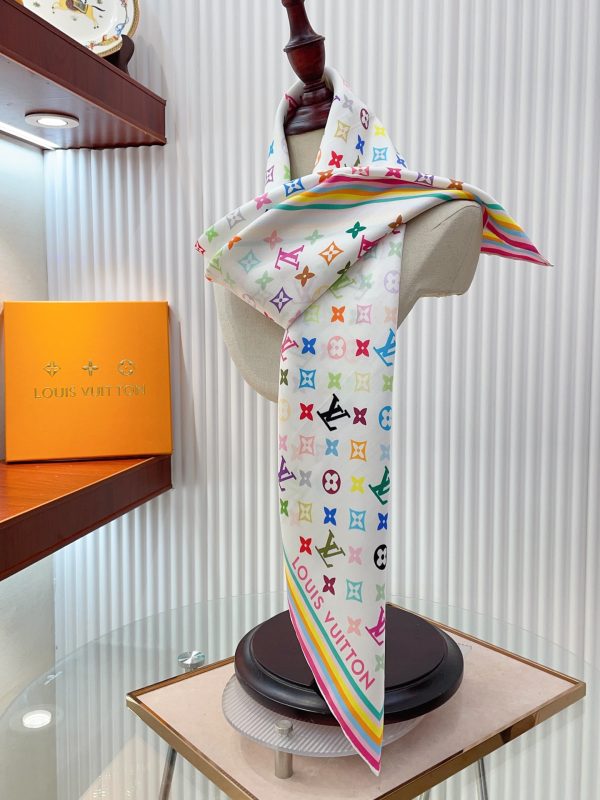 AS016 - Silk Square 90cm/35.5inch