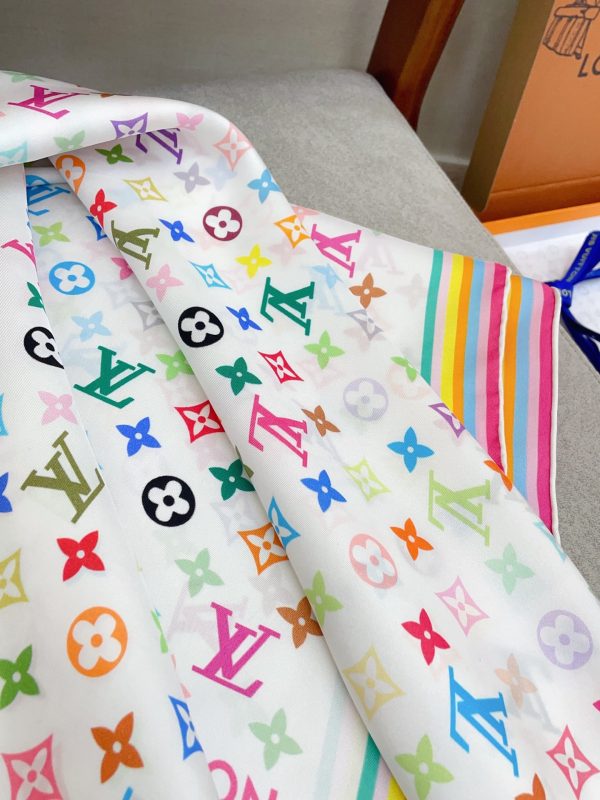 AS016 - Silk Square 90cm/35.5inch