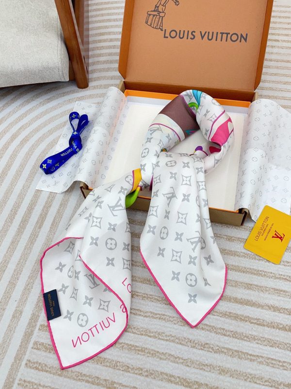 AS003 - Silk Square 90cm/35.5inch
