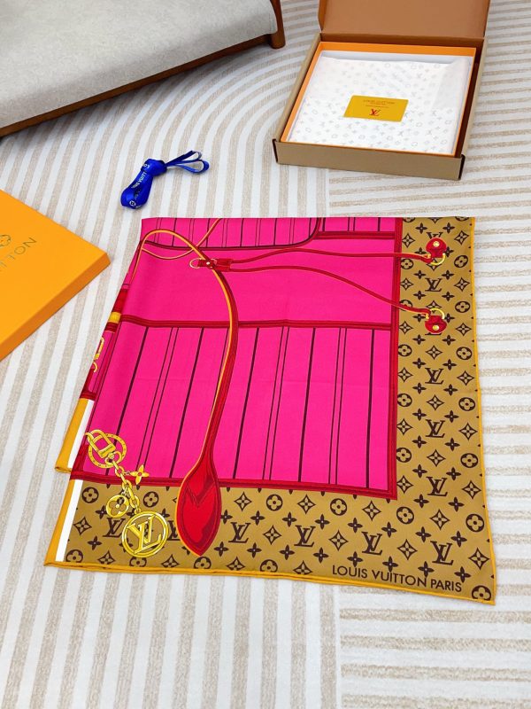 AS004 - Silk Square 90cm/35.5inch