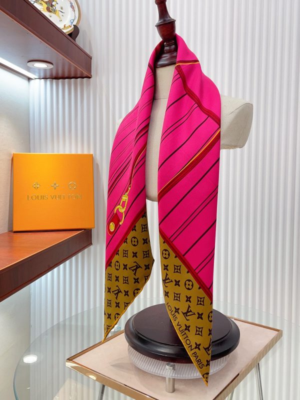AS004 - Silk Square 90cm/35.5inch