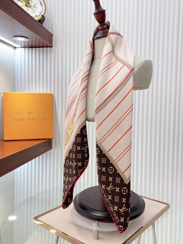 AS005 - Silk Square 90cm/35.5inch