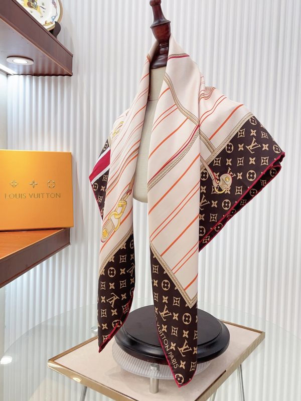 AS005 - Silk Square 90cm/35.5inch