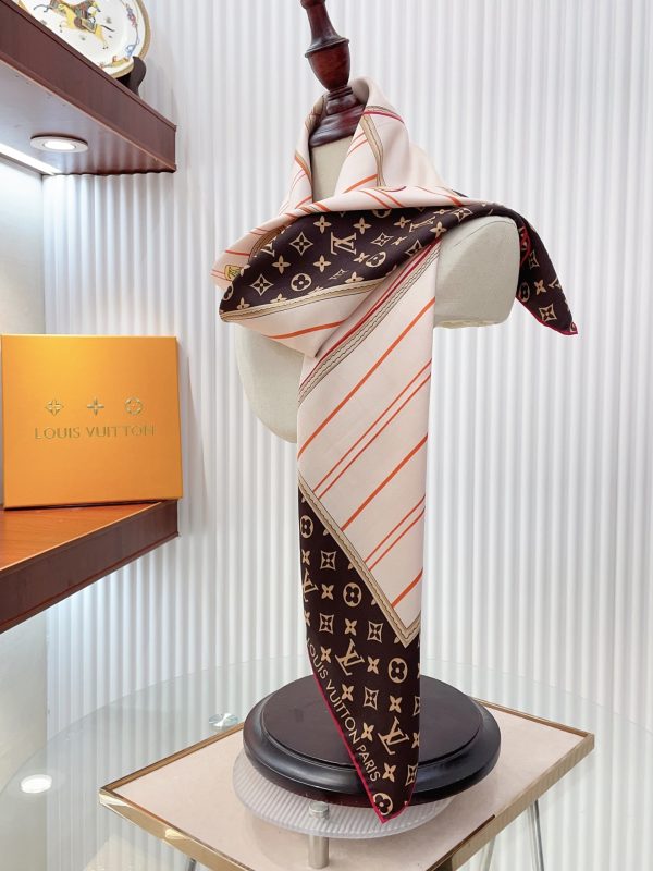 AS005 - Silk Square 90cm/35.5inch