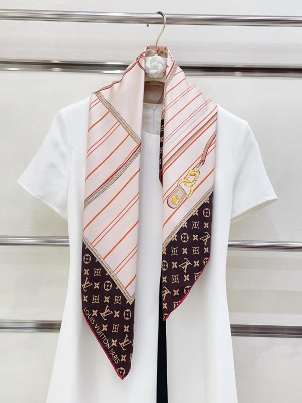 AS005 - Silk Square 90cm/35.5inch