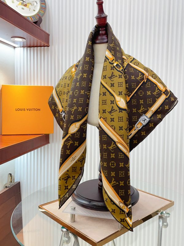 AS019 - Silk Square 90cm/35.5inch