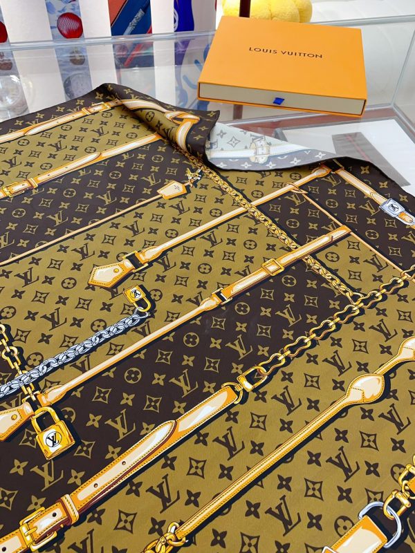AS019 - Silk Square 90cm/35.5inch
