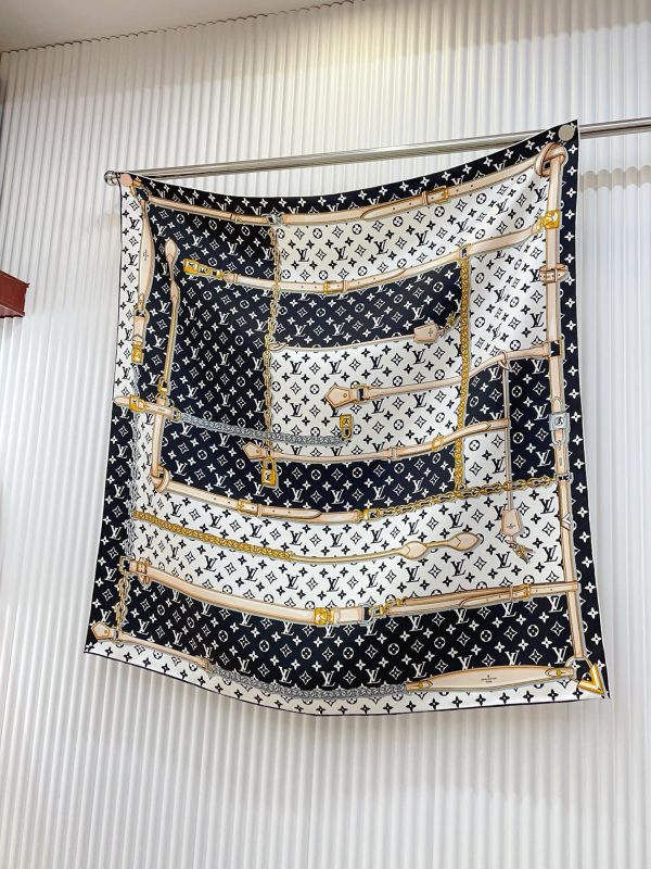 AS018 - Silk Square 90cm/35.5inch
