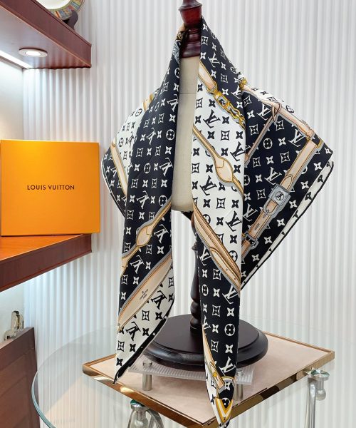 AS018 - Silk Square 90cm/35.5inch