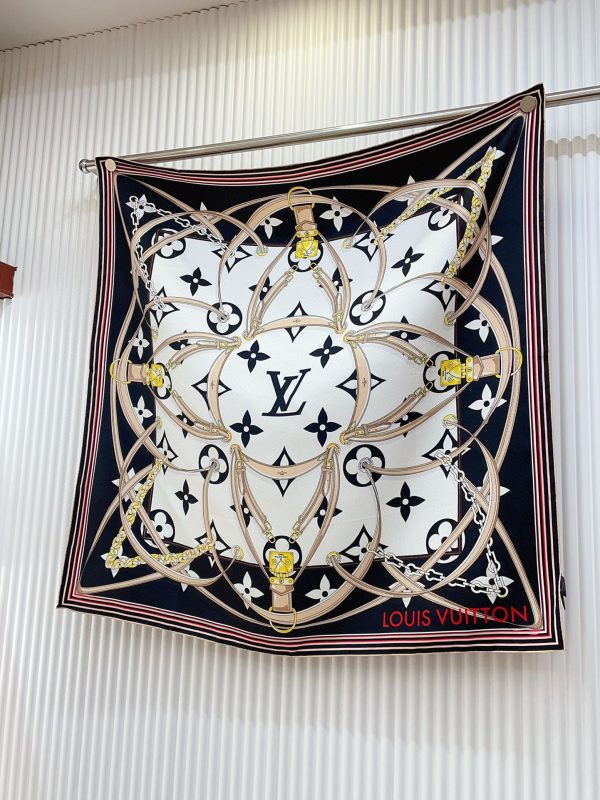 AS009 - Silk Square 90cm/35.5inch