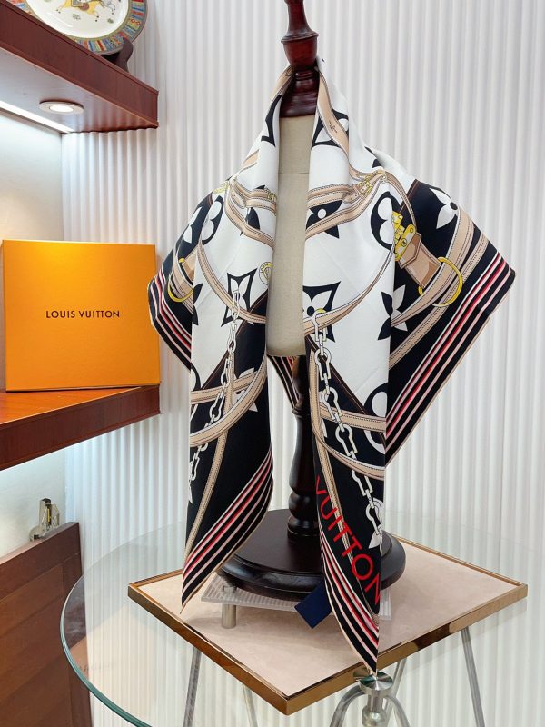 AS009 - Silk Square 90cm/35.5inch
