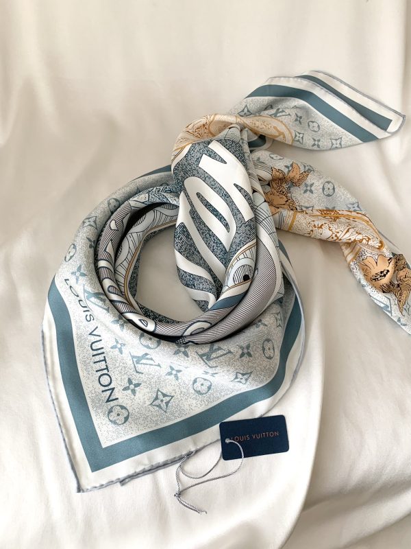 AS020 - Silk Square 90cm/35.5inch