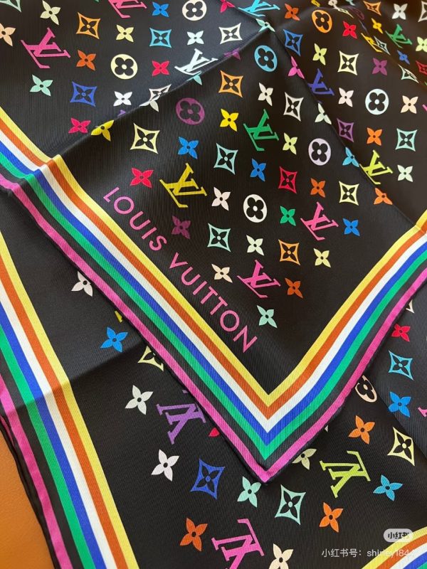 AS015 - Silk Square 90cm/35.5inch