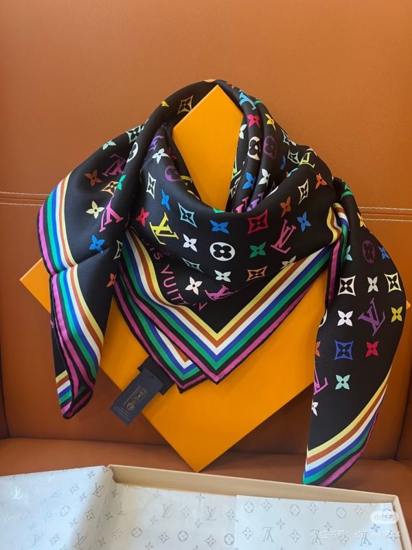 AS015 - Silk Square 90cm/35.5inch