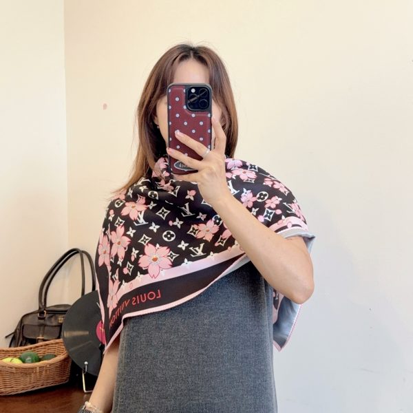 AS001 - Silk Square 90cm/35.5inch