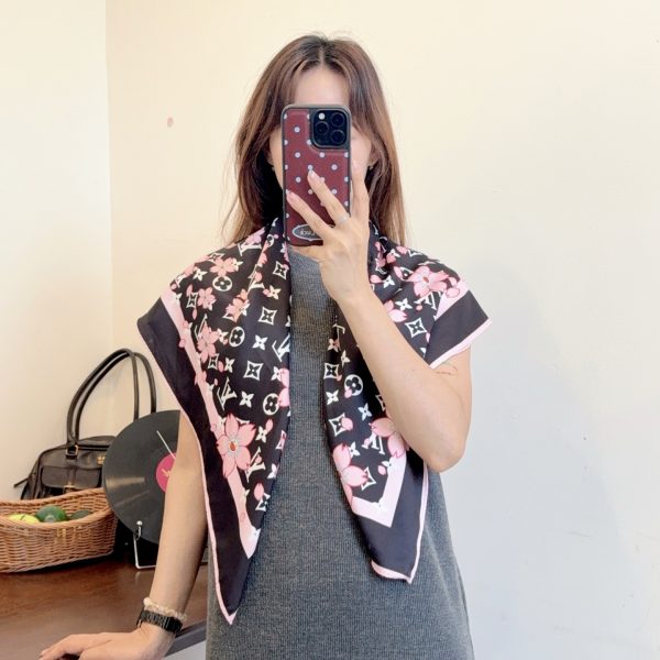 AS001 - Silk Square 90cm/35.5inch